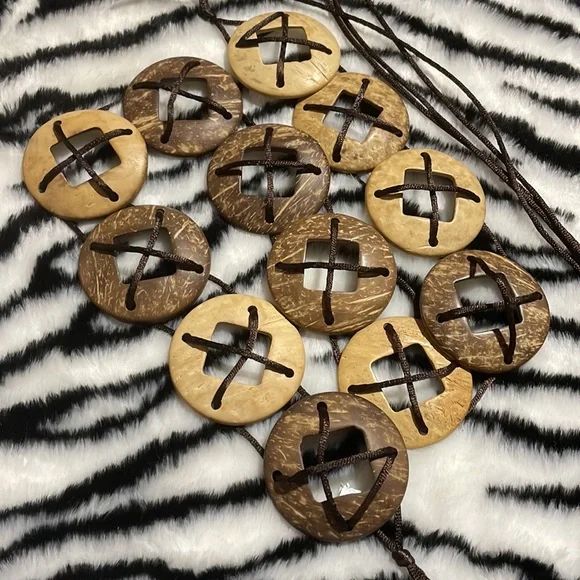 Beautiful Coconut Shell Woven Disc Medallion Tie Belt - Picture 3 of 7